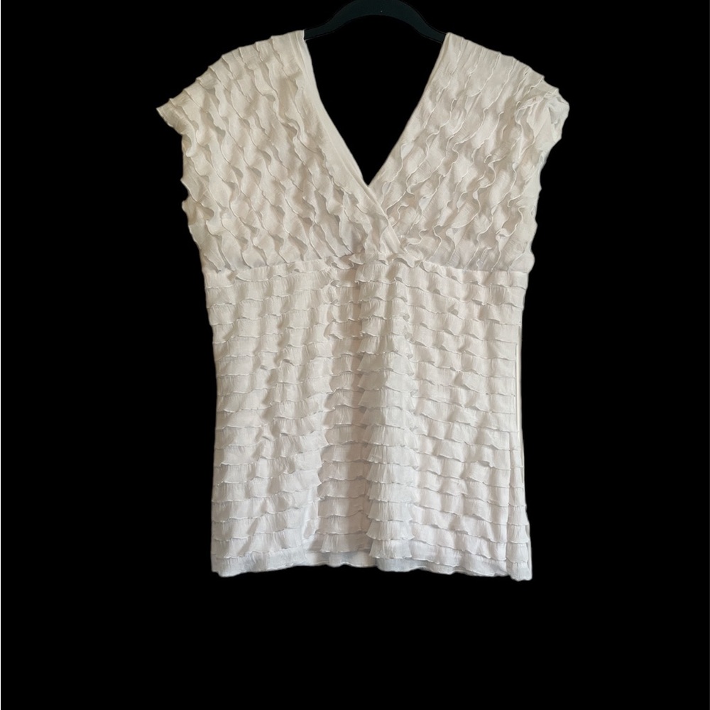 Such a pretty top , slightly used but in great shape!
